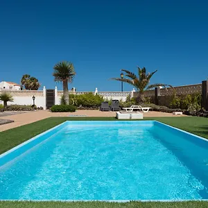  Apartment Homeforguest With Pool And Terrace 1 Min From The